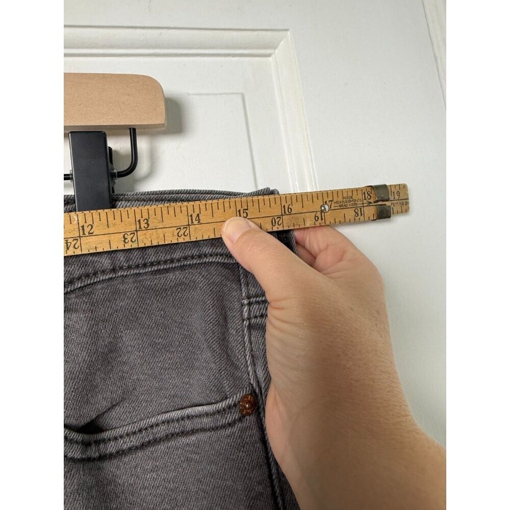 Levi's Women's Wedgie Straight Leg Charcoal Demin Jeans - Size 31 - Picture 9 of 12